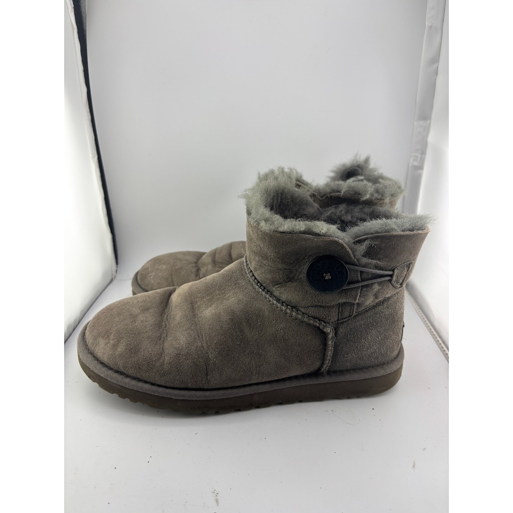 UGG Australia 3352 Bailey Button Mini Grey Suede Shearling Boots Womens 9